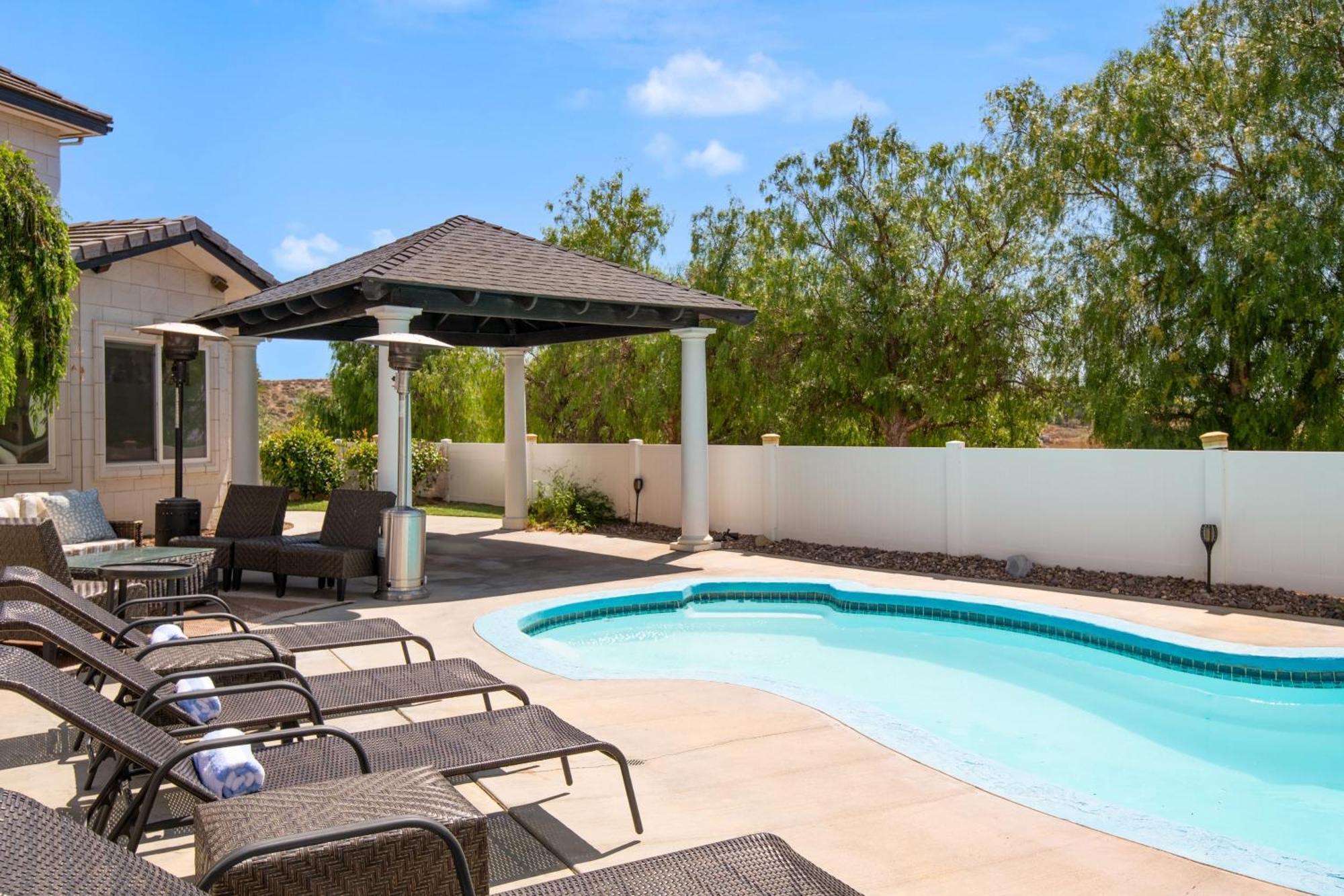 Grand Contento By Avantstay Extraordinary Estate W Pool Hot Tub Movie Room Temecula Exterior photo