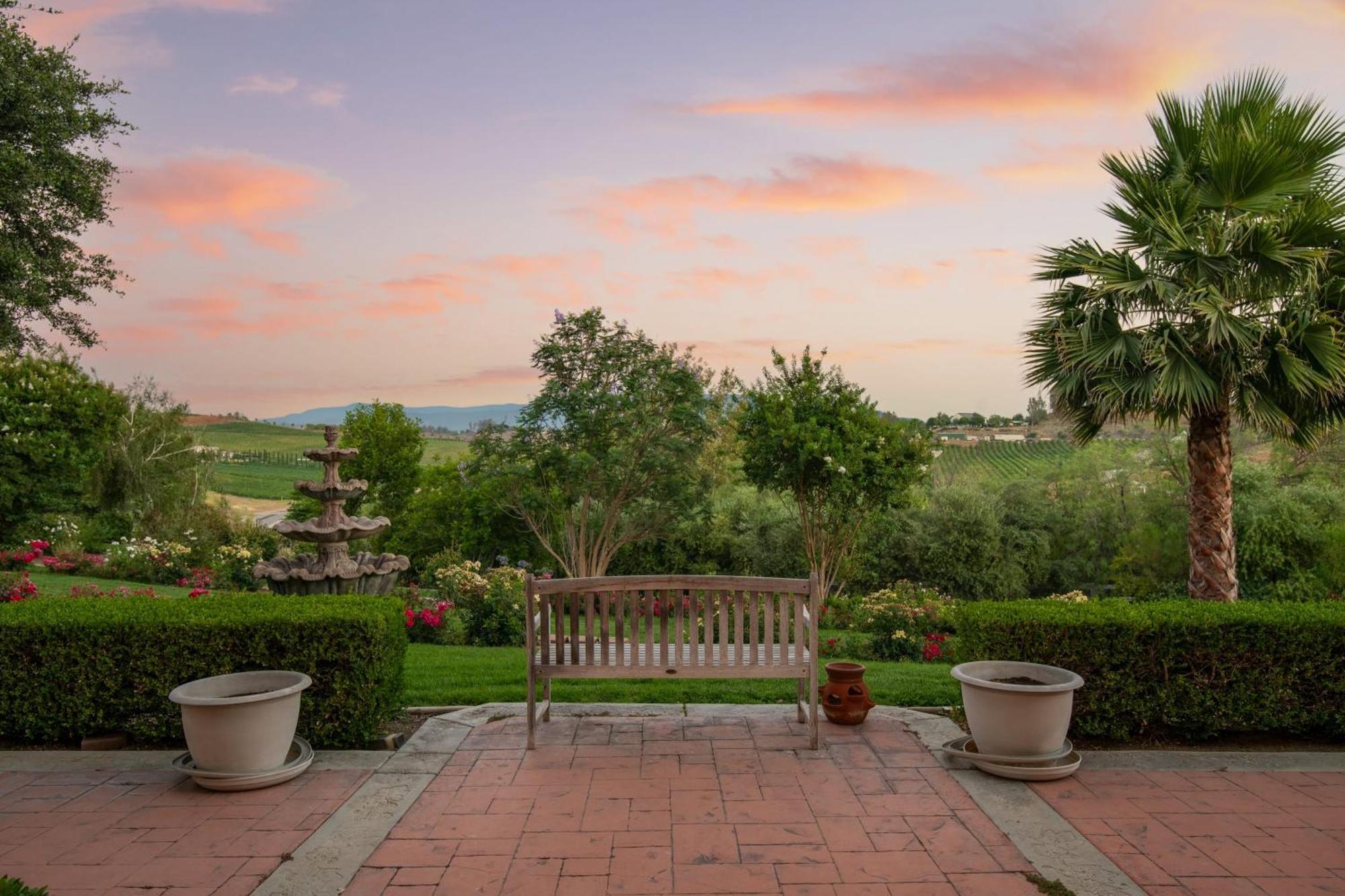 Grand Contento By Avantstay Extraordinary Estate W Pool Hot Tub Movie Room Temecula Exterior photo