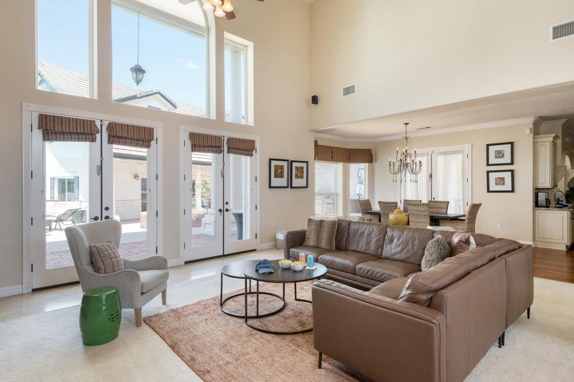 Grand Contento By Avantstay Extraordinary Estate W Pool Hot Tub Movie Room Temecula Exterior photo